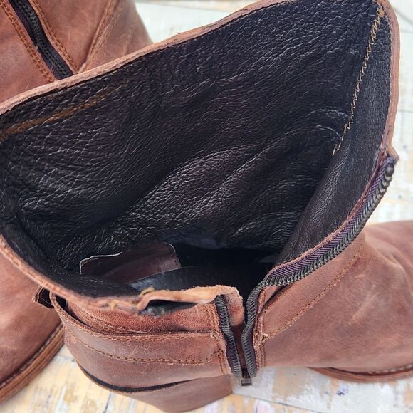 Y2K Vintage Steve Madden Boots Women's 10 Brown Distressed Leather Belted Biker - Picture 13 of 14